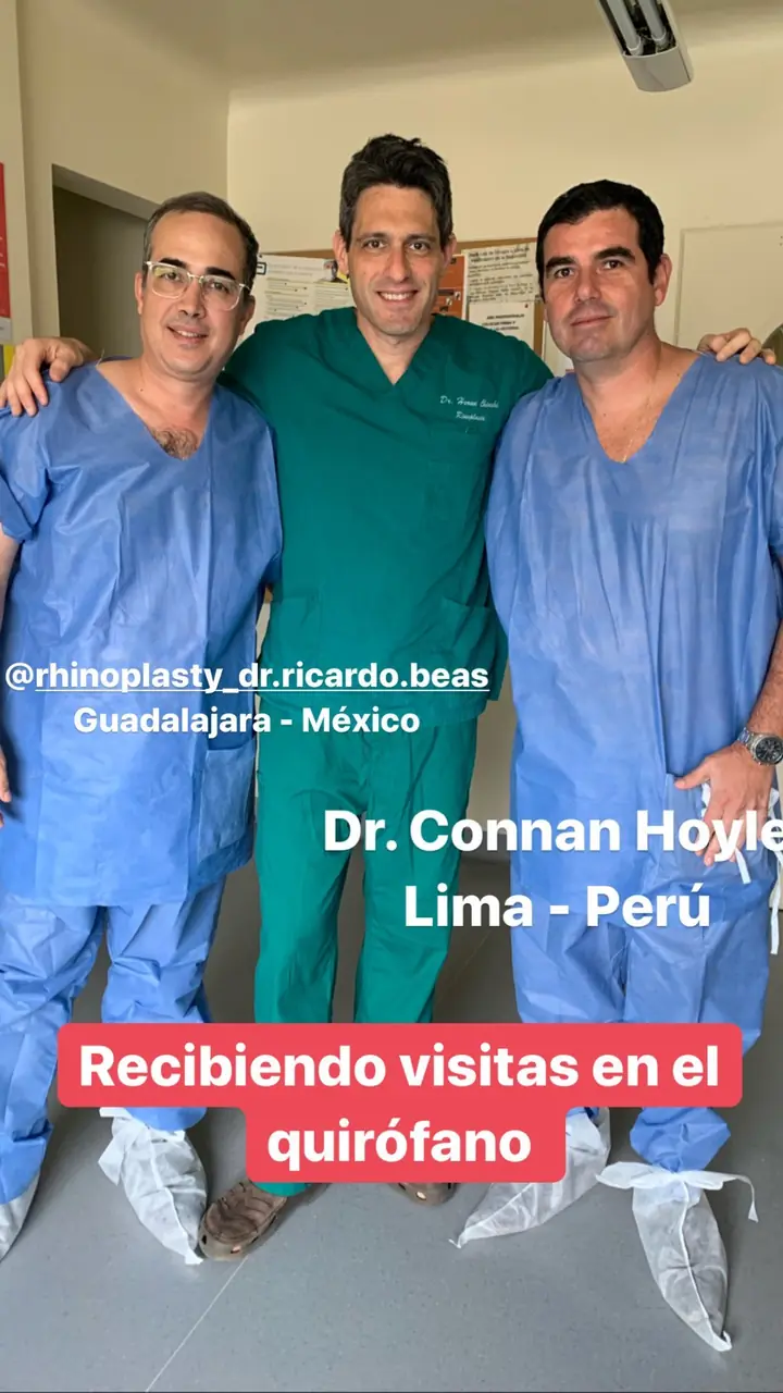 Colegas en el quirófano con los Dres. Chinski, dic. 2019