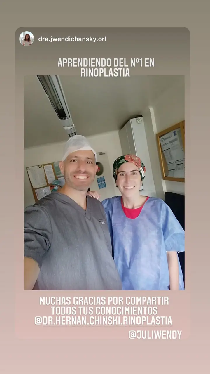 Colegas en el quirófano con los Dres. Chinski, ene. 2022