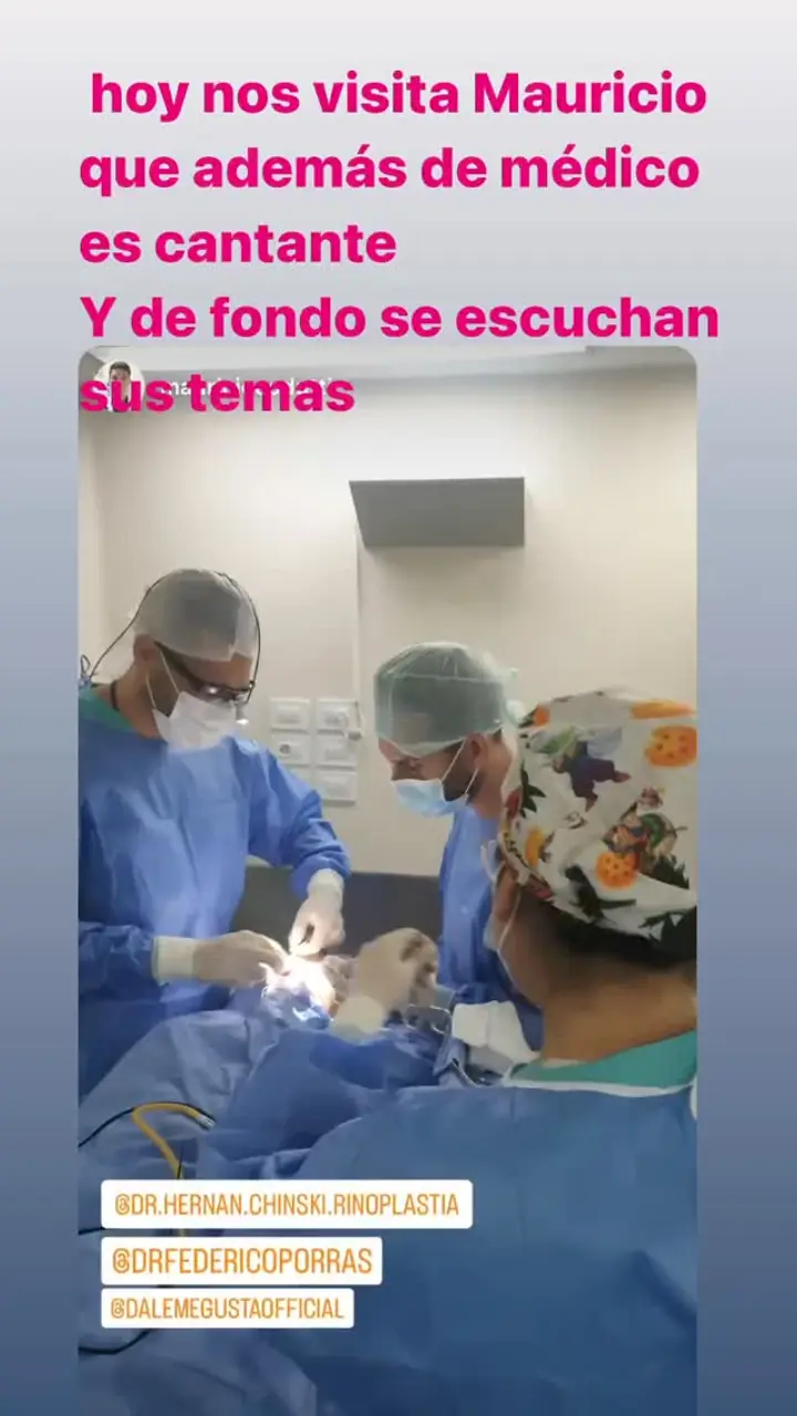 Colegas en el quirófano con los Dres. Chinski, mar. 2022