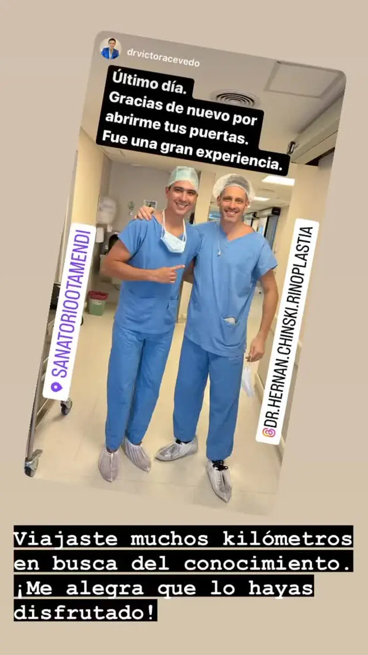Colegas en el quirófano con los Dres. Chinski, ago. 2022