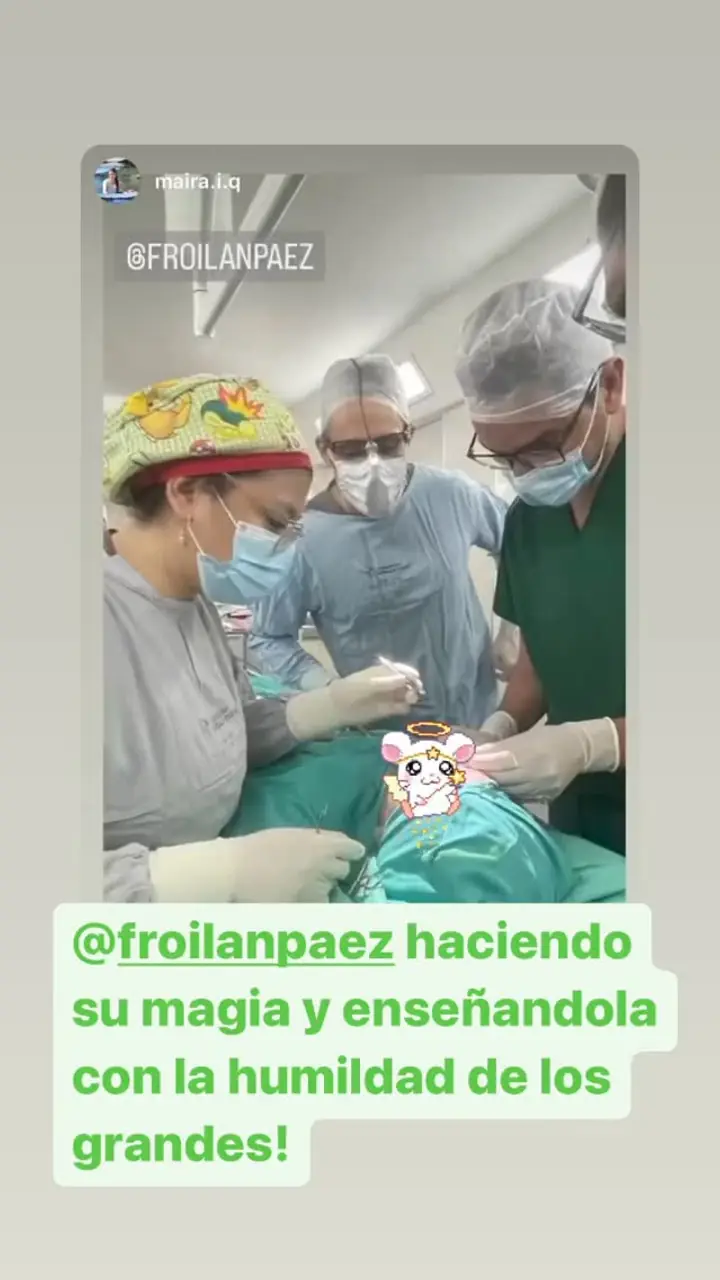 Colegas en el quirófano con los Dres. Chinski, oct. 2022
